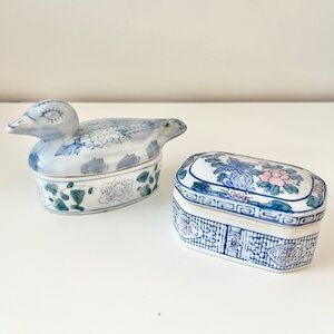 Set of 2 Vintage Chinese Blue & White Ceramic Duck & Floral Trinket Lidded Boxes
